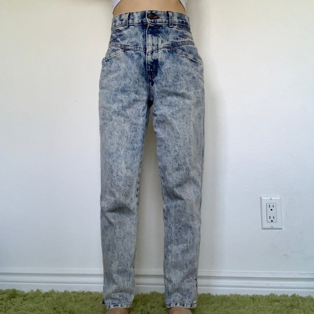 Vintage Chic Acid Wash High Waisted Jeans